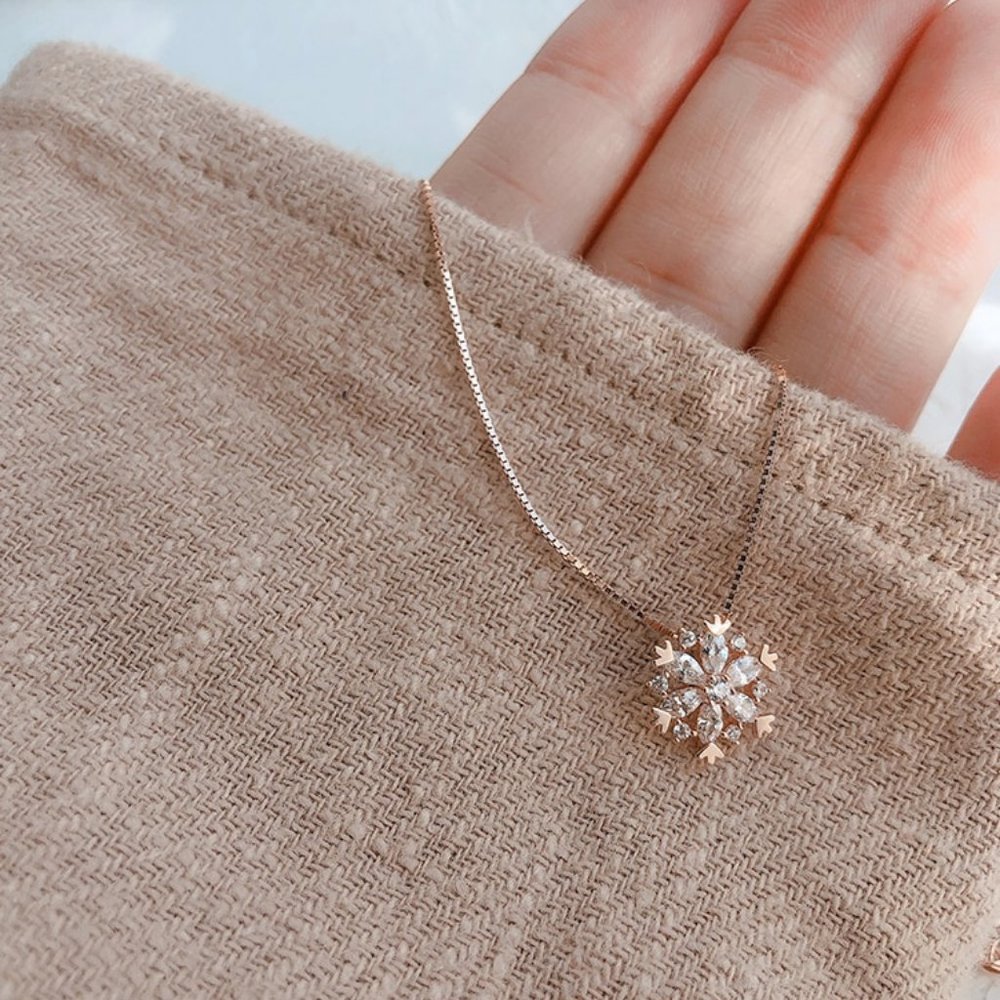 NEW 925 Silver Diamond Snowflake Necklace A4 - Picture 3 of 12